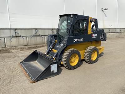 John Deere 320G Skid Steer