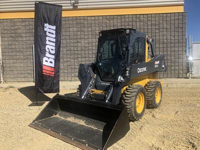 John Deere 320G Skid Steer