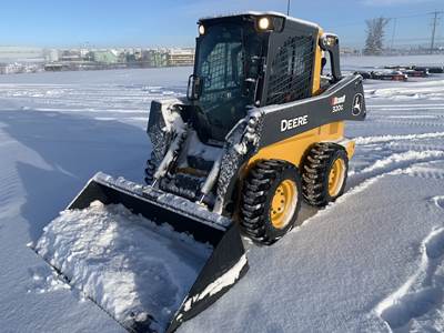 John Deere 320G Skid Steer
