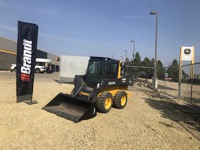 John Deere 320G Skid Steer