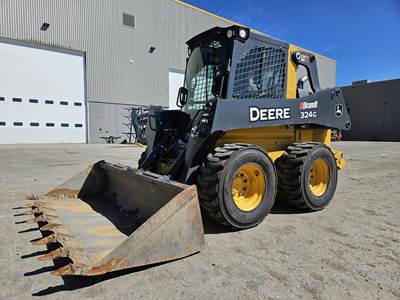 John Deere 324G Skid Steer