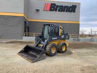 John Deere 324G Skid Steer
