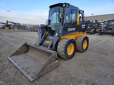 John Deere 324G Skid Steer