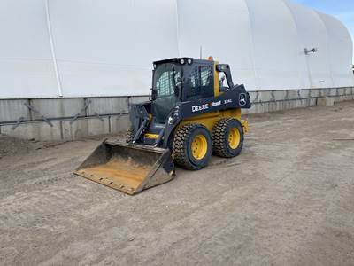 John Deere 324G Skid Steer