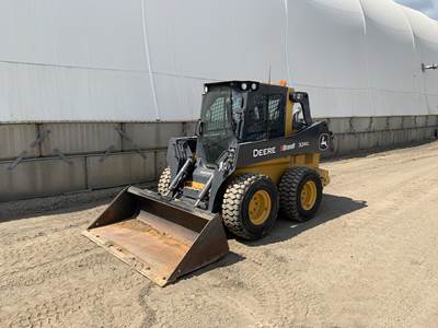 John Deere 324G Skid Steer