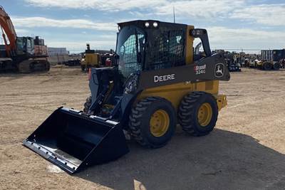 John Deere 324G Skid Steer
