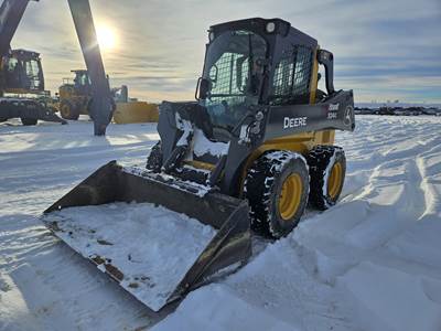 John Deere 324G Skid Steer