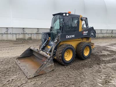 John Deere 324G Skid Steer