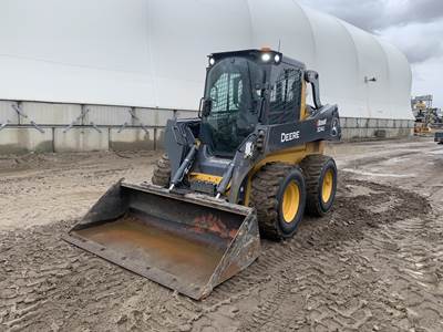 John Deere 324G Skid Steer