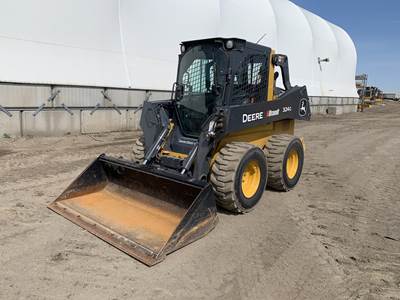 John Deere 324G Skid Steer