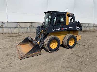 John Deere 324G Skid Steer