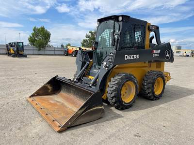 John Deere 324G Skid Steer