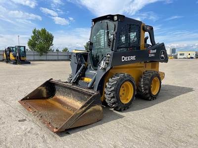John Deere 324G Skid Steer