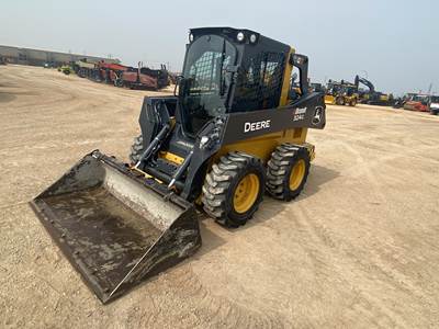 John Deere 324G Skid Steer