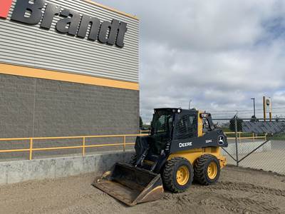 John Deere 324G Skid Steer