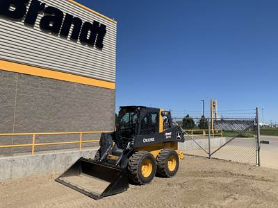 John Deere 324G Skid Steer