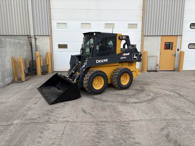 John Deere 324G Mini Skid Steer