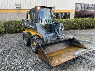 John Deere 324G Track Skid Steer