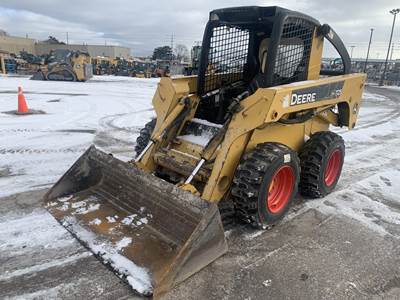 John Deere 325 Skid Steer