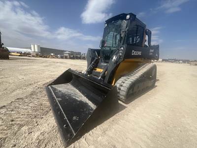 John Deere 325G Skid Steer