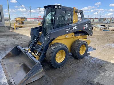 John Deere 330G Skid Steer