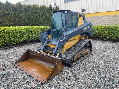 John Deere 331G Skid Steer