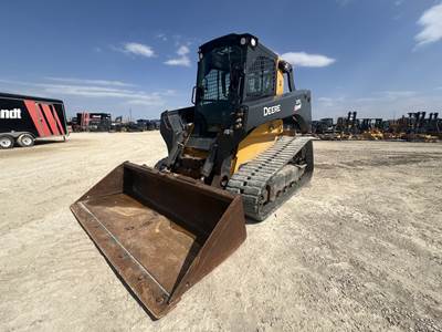 John Deere 331G Skid Steer