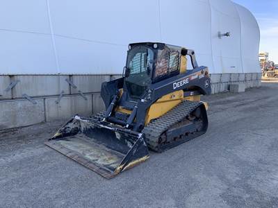 John Deere 331G Skid Steer