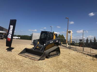 John Deere 331G Skid Steer
