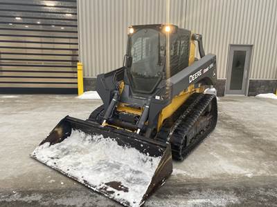 John Deere 331G Skid Steer