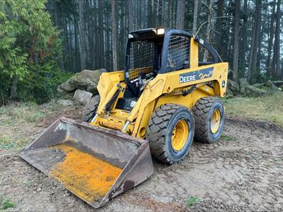 John Deere 332 Skid Steer