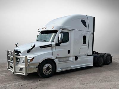 Freightliner Cascadia 126 Sleeper Semi Truck - Detroit 505HP