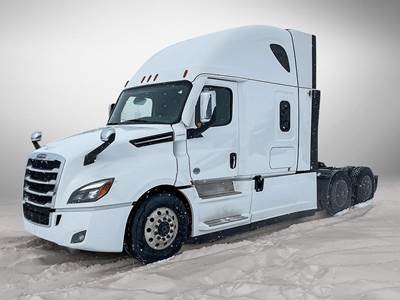 Freightliner Cascadia 126 Sleeper Semi Truck - Detroit 505HP
