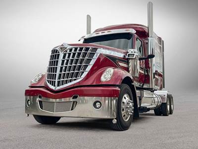 International LoneStar Sleeper Semi Truck - Cummins 500HP