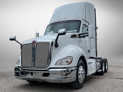 Kenworth T680 Sleeper Semi Truck - Paccar 405HP