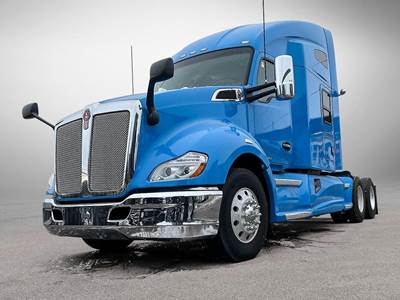 Kenworth T680 Sleeper Semi Truck - Paccar 405HP