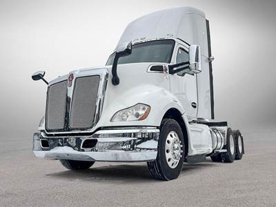 Kenworth T680 Sleeper Semi Truck - Paccar 405HP