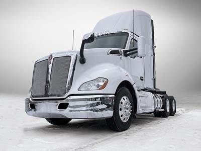 Kenworth T680 Sleeper Semi Truck - Paccar 405HP