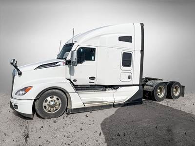 Kenworth T680 Sleeper Semi Truck - Paccar 500HP