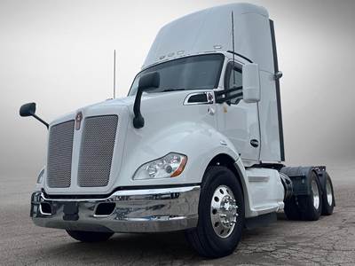 Kenworth T680 Sleeper Semi Truck - Paccar 510HP