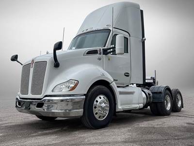 Kenworth T680 Sleeper Semi Truck - Paccar 510HP