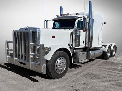 Peterbilt 389 Sleeper Semi Truck - 565HP