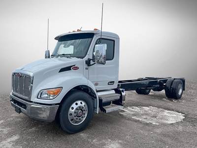 Peterbilt 537 Sleeper Semi Truck - 260HP