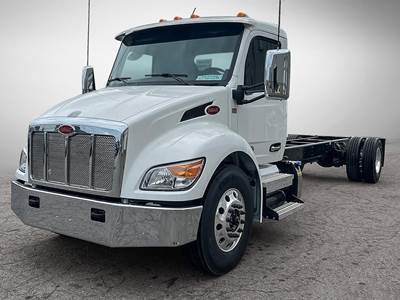 Peterbilt 537 Sleeper Semi Truck - 300HP
