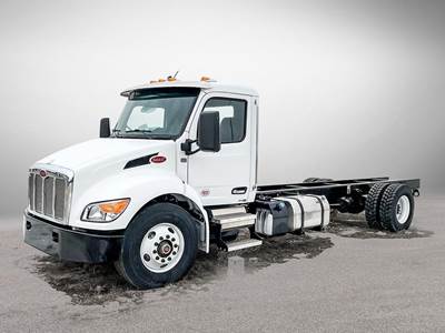 Peterbilt 537 Sleeper Semi Truck - 300HP