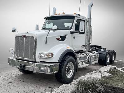 Peterbilt 567 Sleeper Semi Truck - Paccar 510HP