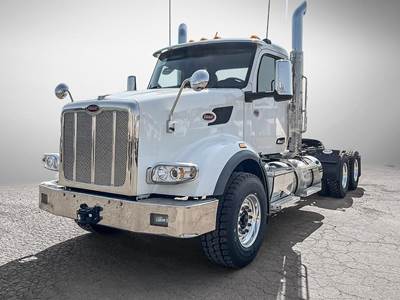 Peterbilt 567 Sleeper Semi Truck - Paccar 380HP