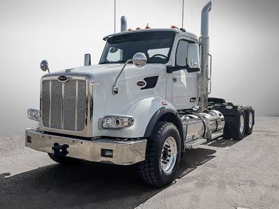Peterbilt 567 Sleeper Semi Truck - Paccar 510HP