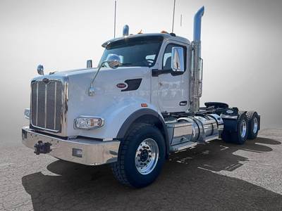 Peterbilt 567 Sleeper Semi Truck - Paccar 510HP