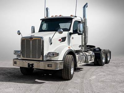 Peterbilt 567 Sleeper Semi Truck - Paccar 510HP